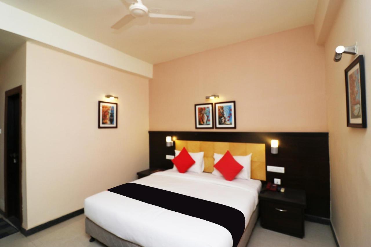 Capital O 40848 Hotel Mirabel Kupand Экстерьер фото