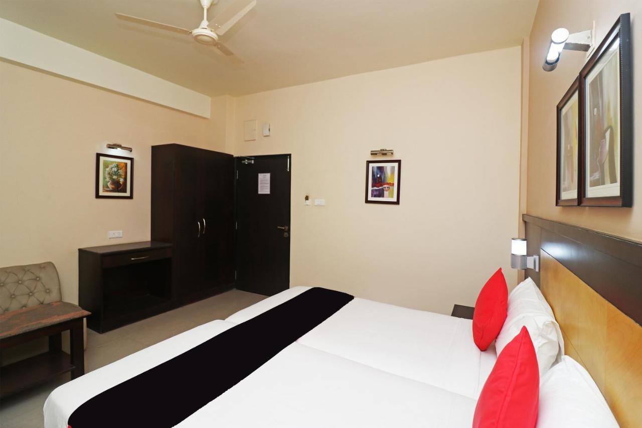 Capital O 40848 Hotel Mirabel Kupand Экстерьер фото